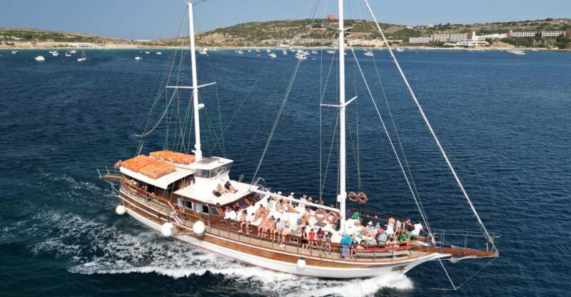 comino-island-blue-lagoon-crystal-lagoon-gozo-caves