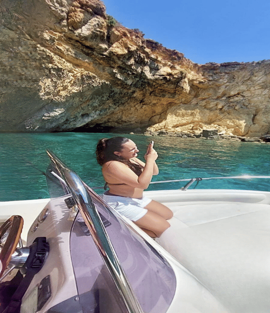 cominos-best-in-a-flash-caves-coves-beaches-boat-tour