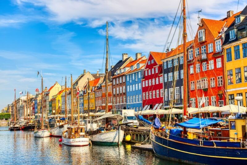 copenhagen-private-sightseeing-tour-by-car-and-walking