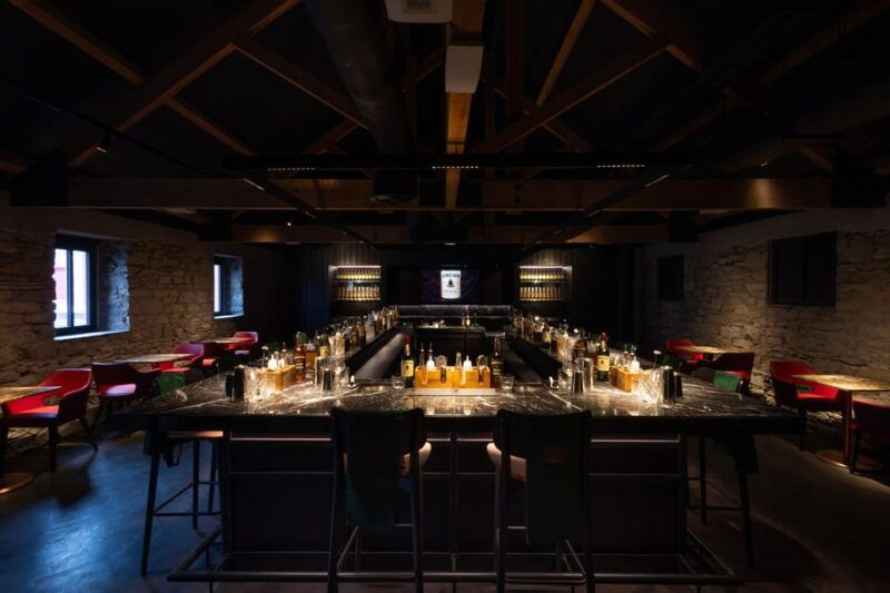 cork-jameson-cocktail-making-class-at-midleton-distillery