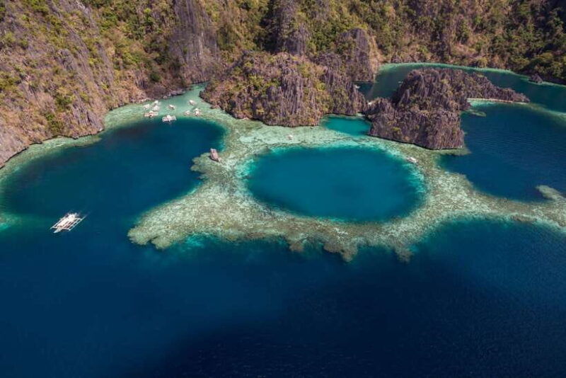 coron-private-tour-b-barracuda-lake-and-smith-beach