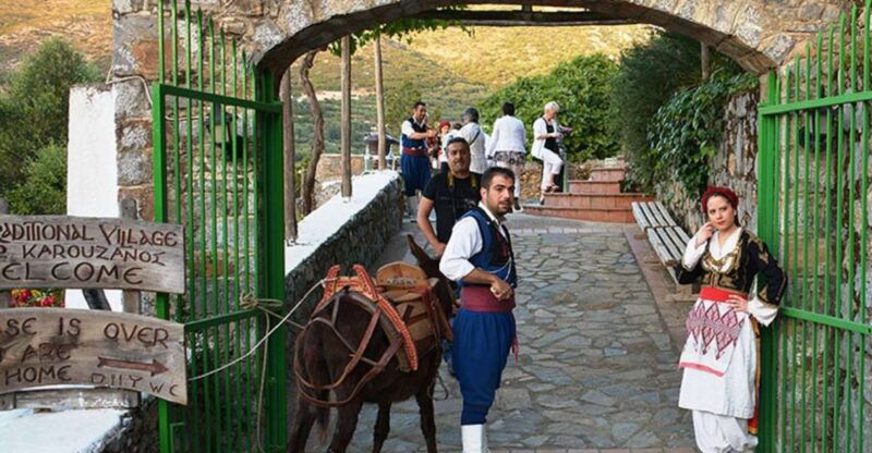 crete-traditional-dance-show-and-buffet-dinner-with-wine-2