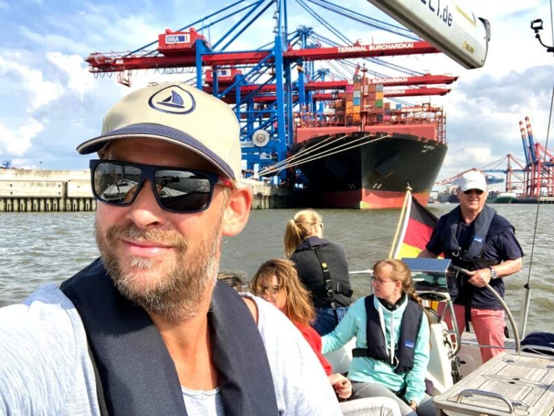 cruise-in-the-city-sailing-yacht-event-hamburg-elbe