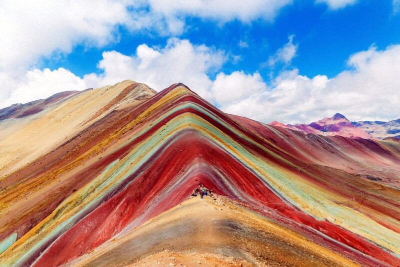 cusco-horseback-excursion-through-the-rainbow-mountains
