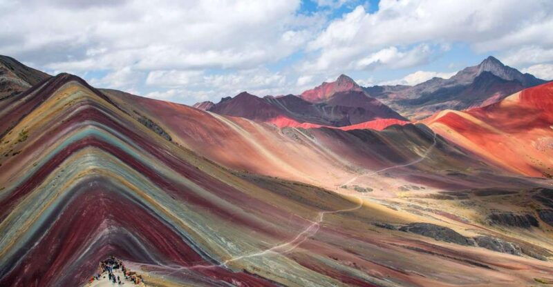 cusco-rainbow-mountain-horseback-riding-tour-lunch