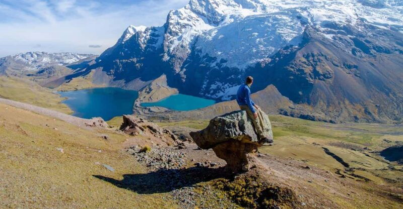 cusco-trekking-through-the-7-lakes-of-ausangate