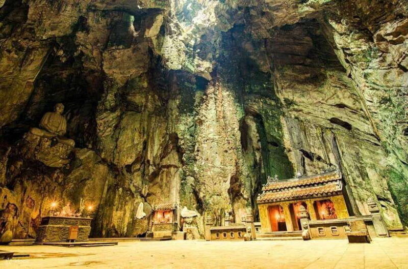 da-nang-city-sightseeing-cycling-private-tour-by-bicycle