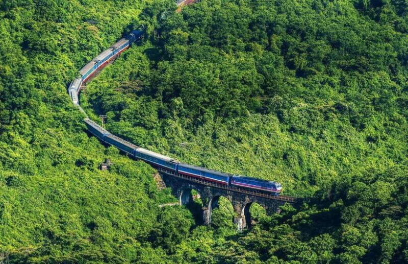 da-nang-hue-imperial-day-trip-hai-van-pass-train-lunch