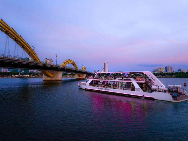 da-nang-poseidon-cruise-with-dinner-and-dragon-bridge-show