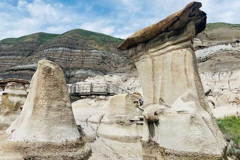 day-of-dinosaurs-and-hoodoos-from-calgary-to-the-badlands
