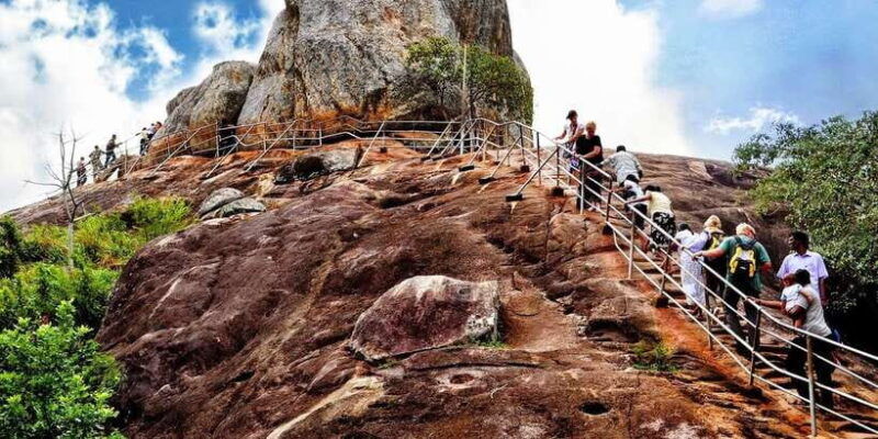 day-trip-to-unesco-city-anuradhapura-from-colombo