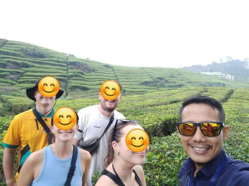 daytrip-costum-white-crater-volcano-mount-tour-guide-bandung