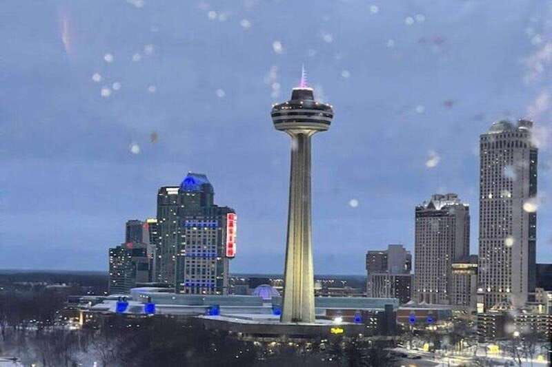 dinner-on-top-of-the-skylon-tower-with-a-legendary-view