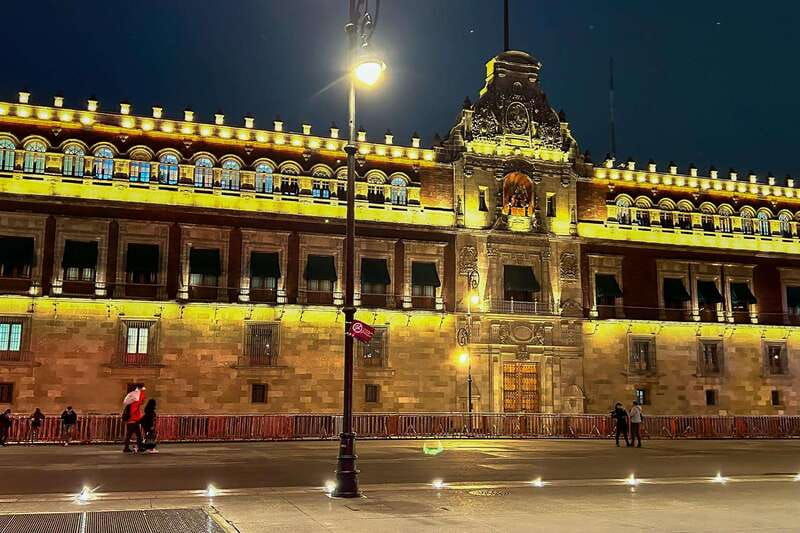 discover-cdmx-by-night-bus-tour
