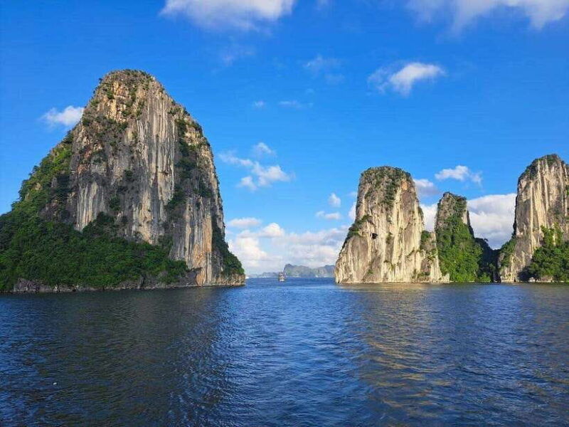 discover-halong-bay-4-hour-scenic-cruise-kayak-lunch-cave