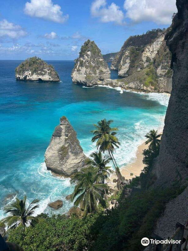 discover-nusa-penida-full-day-west-east-coast-scenic-tour