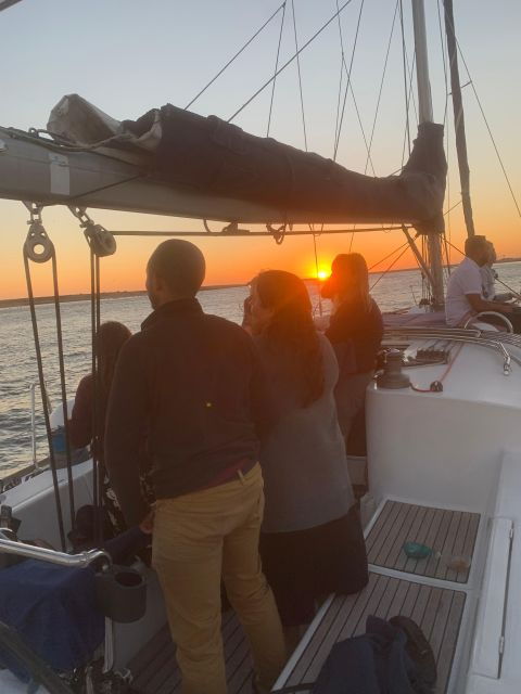 douro-sunset-sailboat-experience-in-porto-2