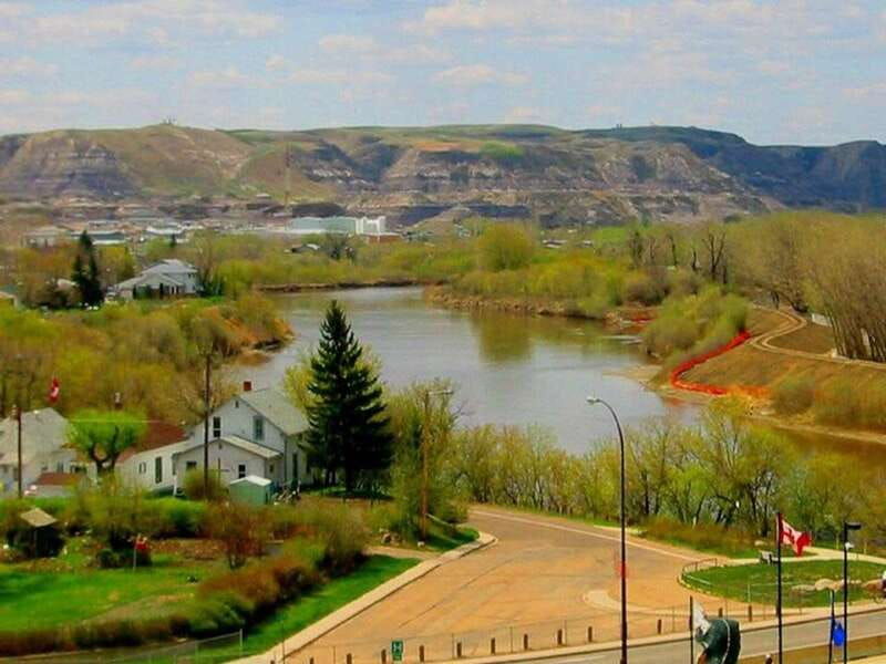 drumheller-bad-land-dinosaur-museum-tour-from-calgary