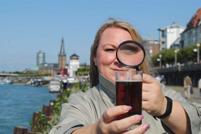 dusseldorf-old-town-interactive-crime-tour-with-actor