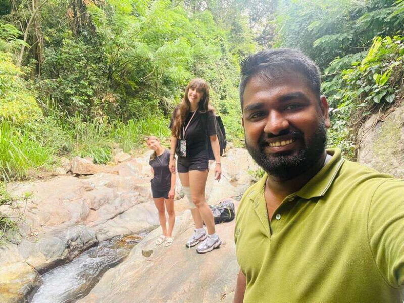 ella-tuk-tuk-tour-with-little-adams-peak-and-waterfalls