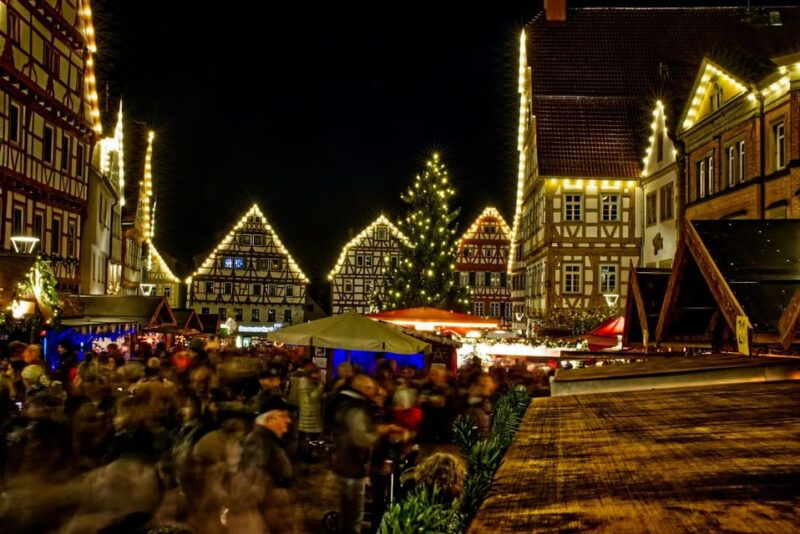 enchanting-christmas-walk-through-prague