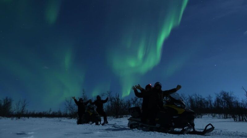 enjoy-the-aurora-show-on-top-of-the-mountain-inc-tipi-dinner-2