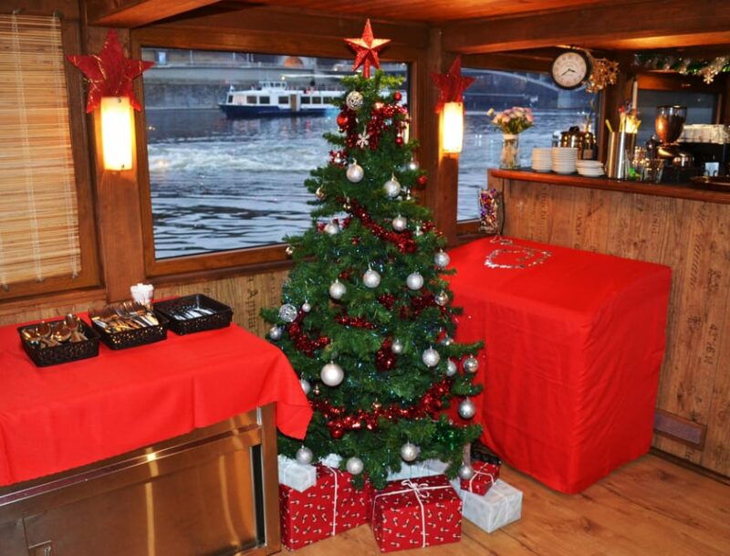 exclusive-christmas-cruise-with-christmas-eve-buffet