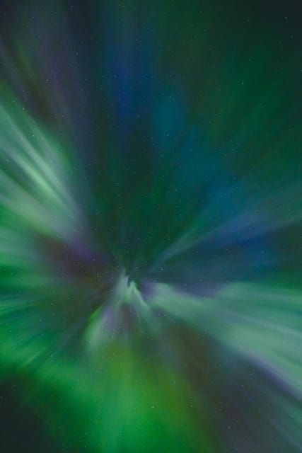 experience-the-magic-of-the-northern-lights-in-lofoten