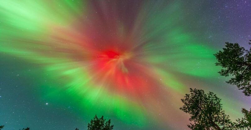 experience-the-majestic-auroras-kiruna-abisko-tipi-dinner
