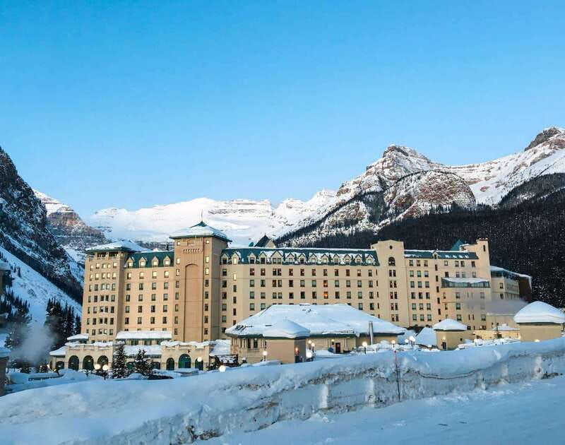 explore-banff-lake-louise-moraine-lake-day-trip-shuttle