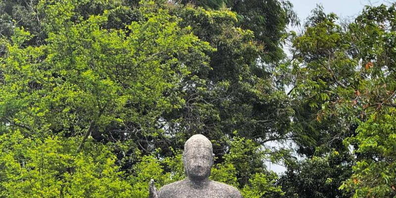 explore-beautiful-trincomalee-with-a-tour-guide