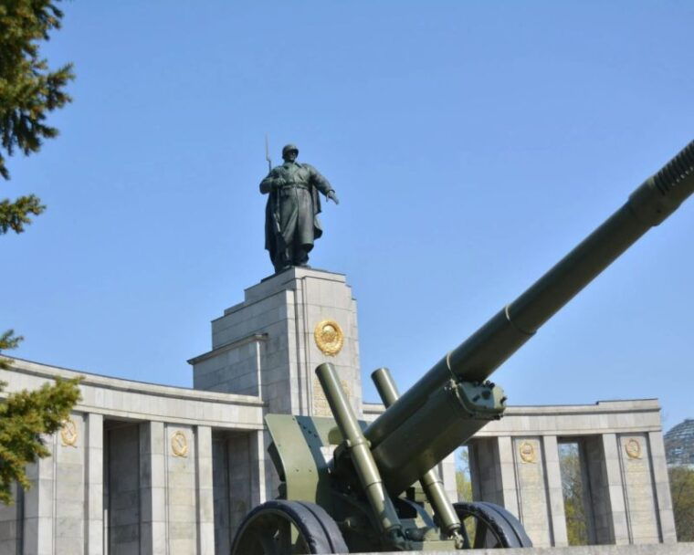 explore-berlin-tour-history-and-highlights