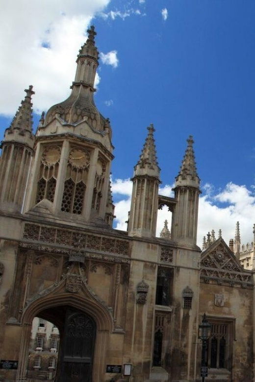 explore-cambridge-with-family-walking-tour