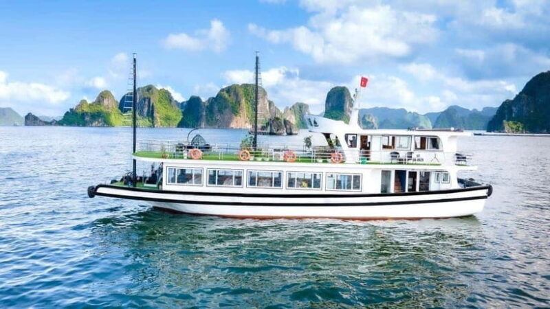 explore-halong-bay-cruise-with-lunch-kayak-thien-cung-cave
