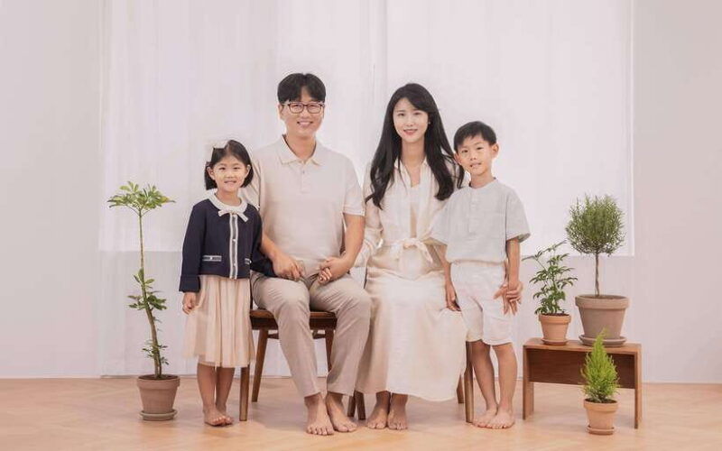 family-couple-and-group-photoshoot-in-seoul
