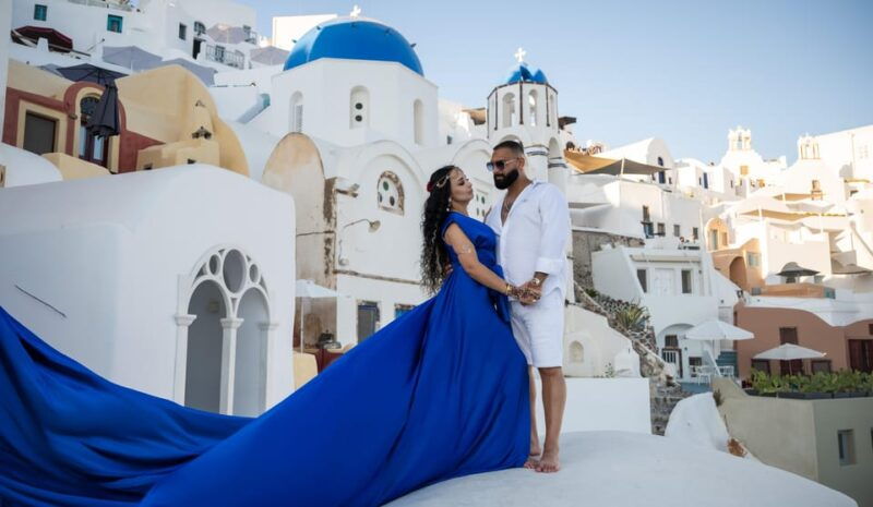 flying-dress-photography-in-oia-santorini