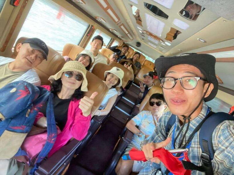 friendly-travel-hoa-lu-trang-an-1-small-group-by-limousine