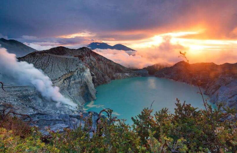 from-bali-ijen-sunrise-tour-breakfast-at-local-restaurant