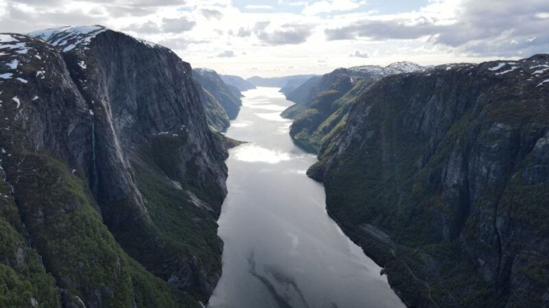 from-bergen-trolltunga-and-waterfalls-helicopter-tour