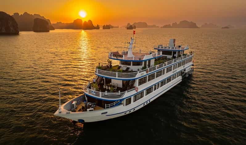 from-cat-ba-island-bai-tu-long-bay-cruise-2d-1n-quiet-route