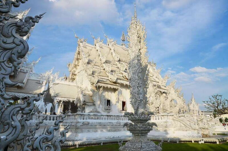 from-chiang-mai-chiang-rai-one-day-private-tour
