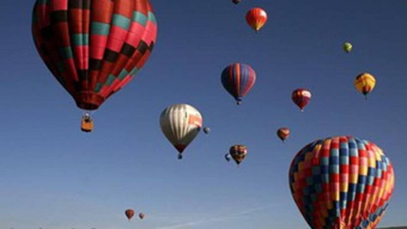 from-cusco-magical-sunrise-in-captive-balloon