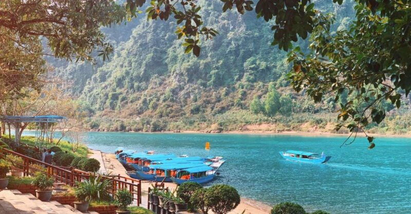 from-dong-hoi-paradise-cave-and-phong-nha-cave-tour-lunch