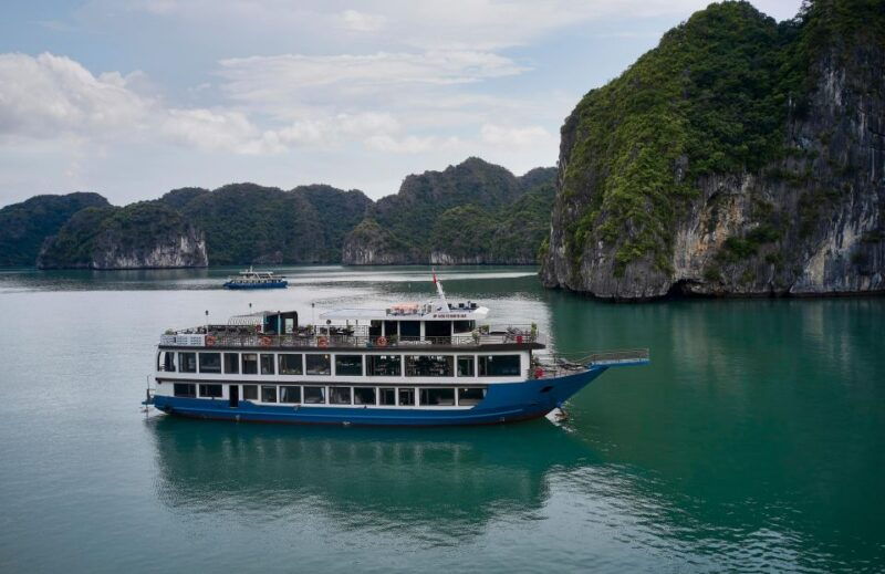 from-halong-2-days-1-night-with-halong-lan-ha-tour