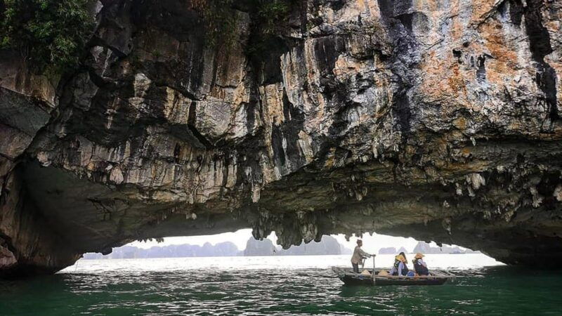 from-hanoi-explore-ha-long-bay-2-days-with-a-luxury-cruise