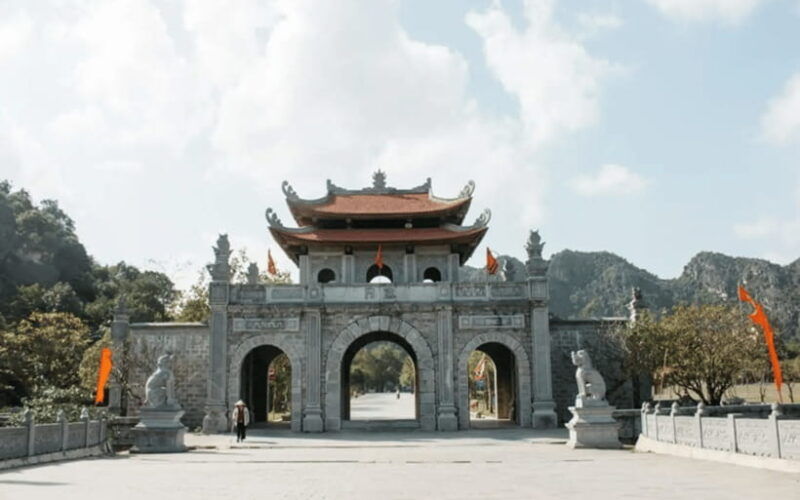 from-hanoi-hoa-lu-tam-coc-and-mua-cave-day-trip-2