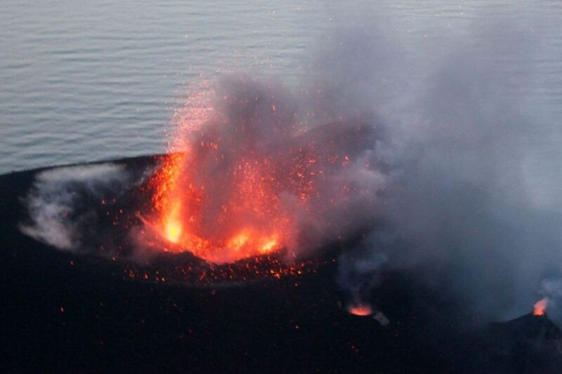 from-milazzo-panarea-and-stromboli-boat-trip-by-night