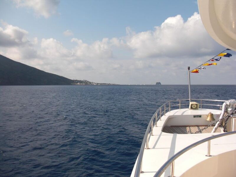 from-milazzo-panarea-and-stromboli-sunset-cruise