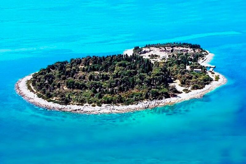 from-pula-island-stop-and-national-park-day-cruise