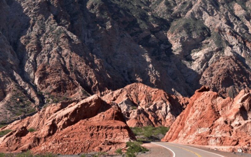 from-salta-cafayate-land-of-wines-and-imposing-ravines
